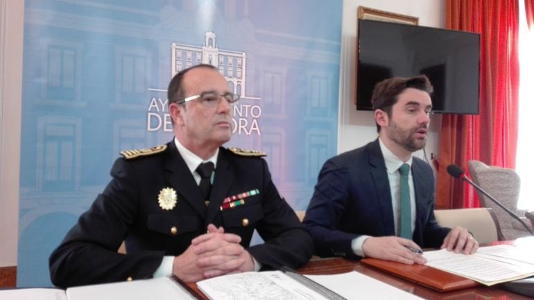 El Jefe de la Policía Municipal, Tomás Antón, junto al Concejal de Seguridad Ciudadana, Antidio Fagúndez