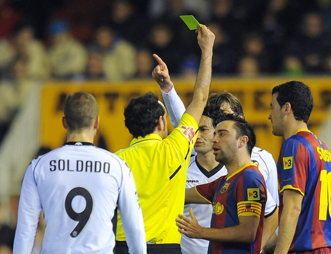 Iturralde González durante un Valencia-Barça