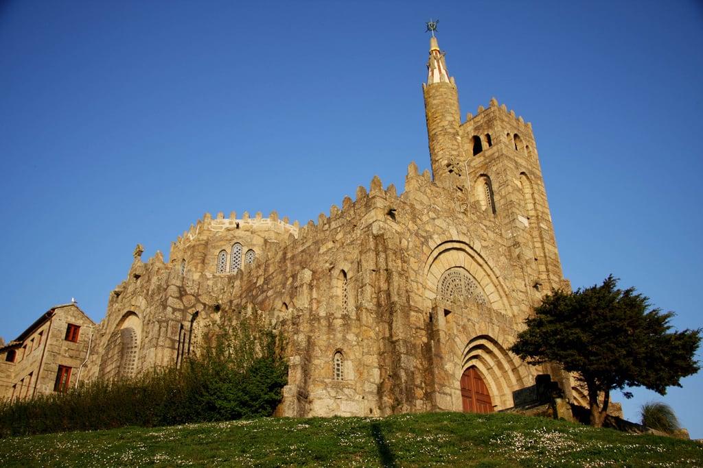 Templo Votivo de Panxón, obra del arquitecto Antonio Palacios