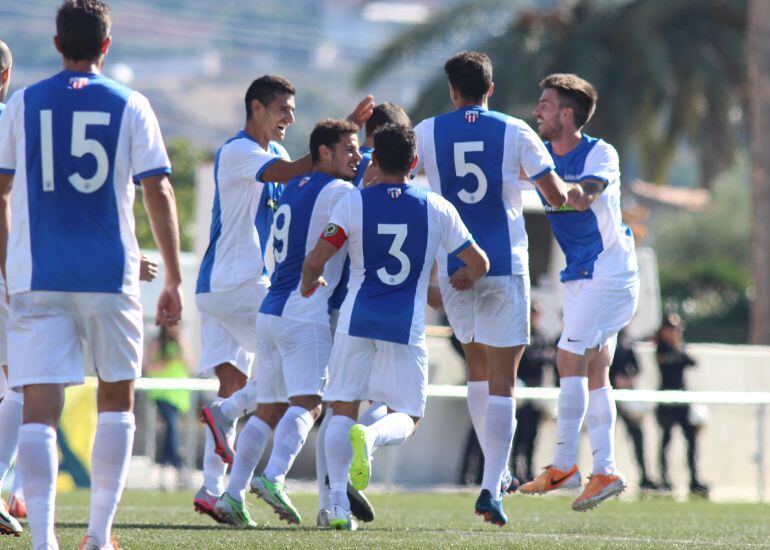 Jugadores del Hércules CF festejando un gol