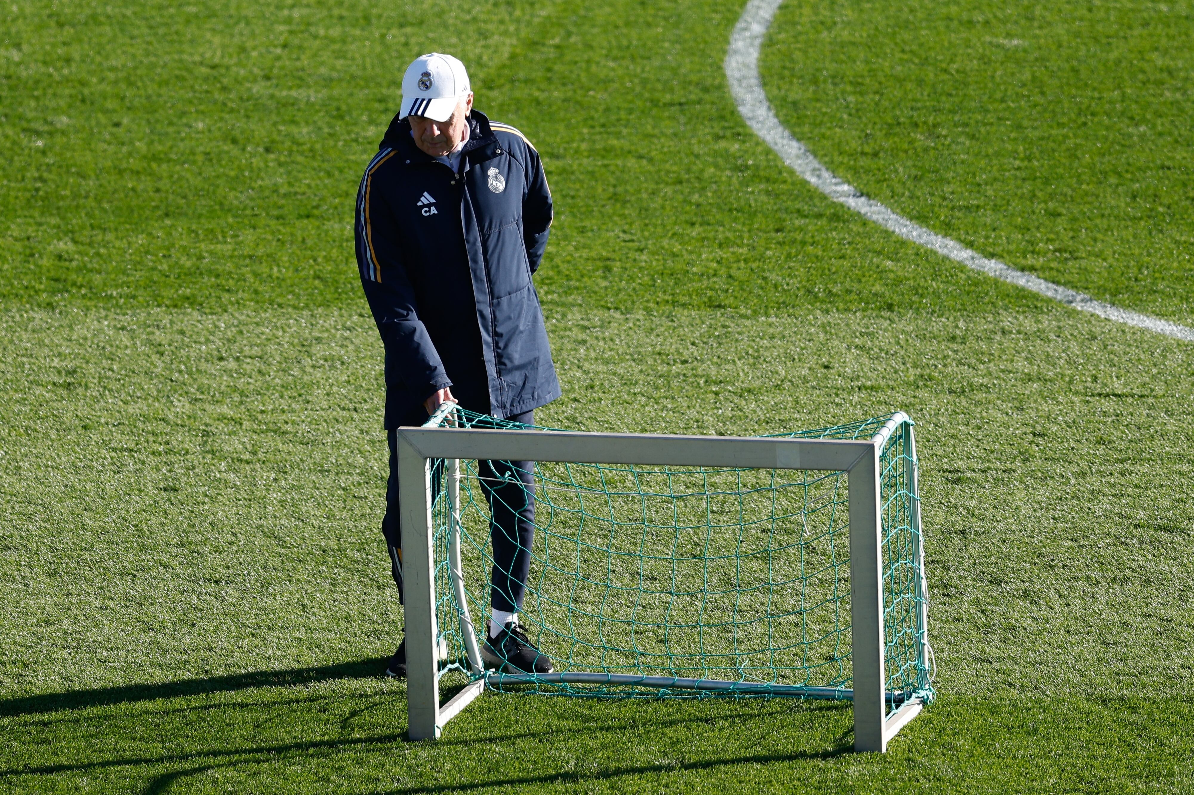 Ancelotti, este sábado, durante el entrenamiento del Real Madrid.