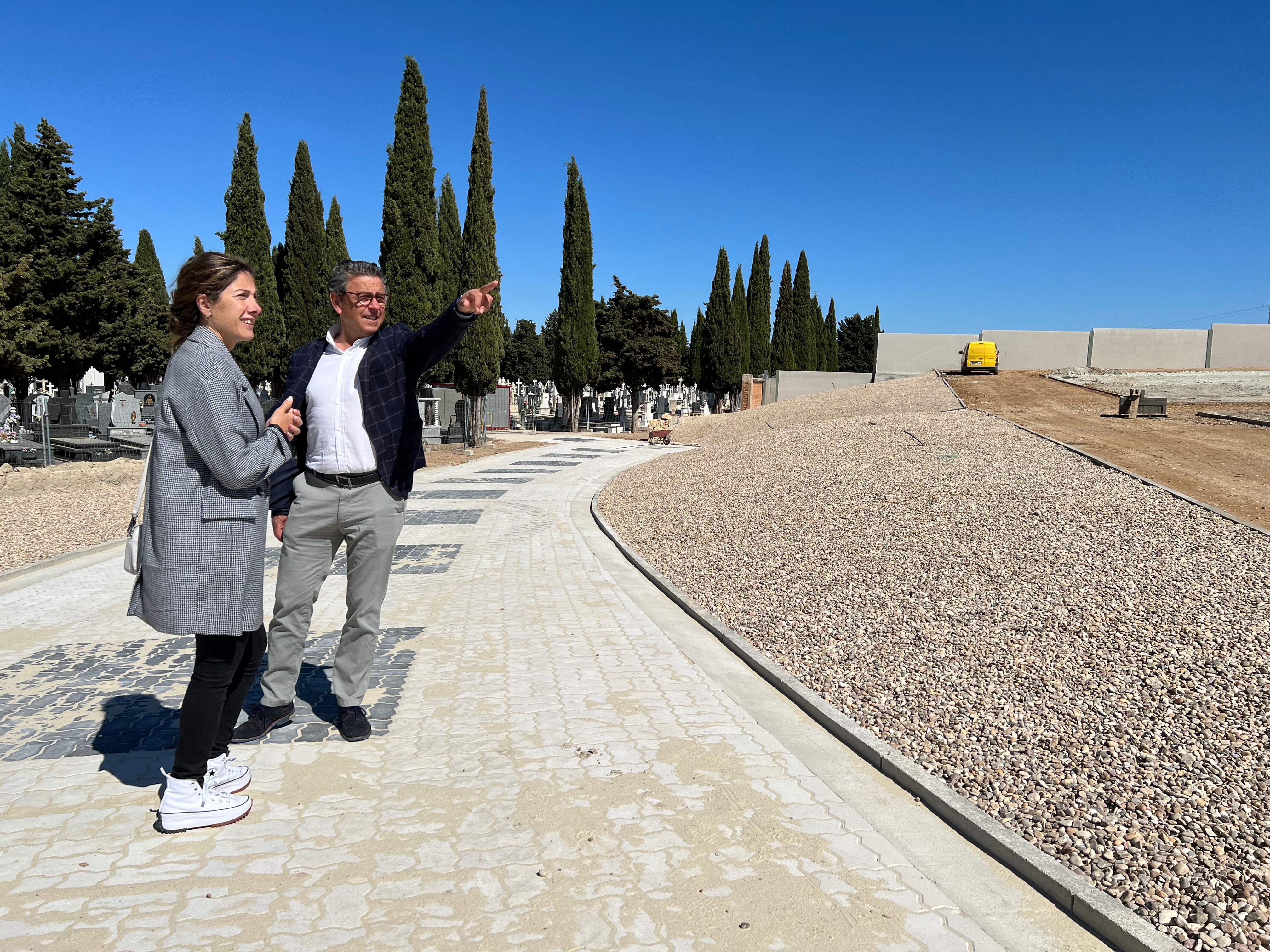 El concejal de Obras, Facundo Pelayo, junto a la concejal de Servicios Sociales, Raquel Martín