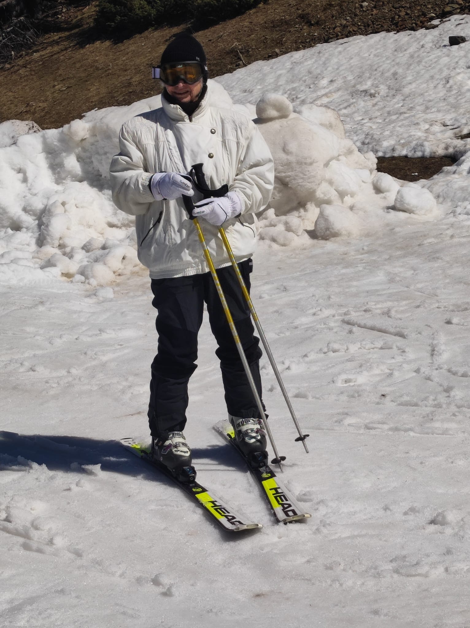 La Montse Comas, preparada per baixar una pista a la Molina als 85 anys
