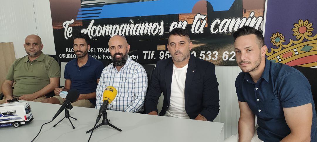 Juan Díaz (d) junto a Emilio Fajardo en su última rueda de prensa