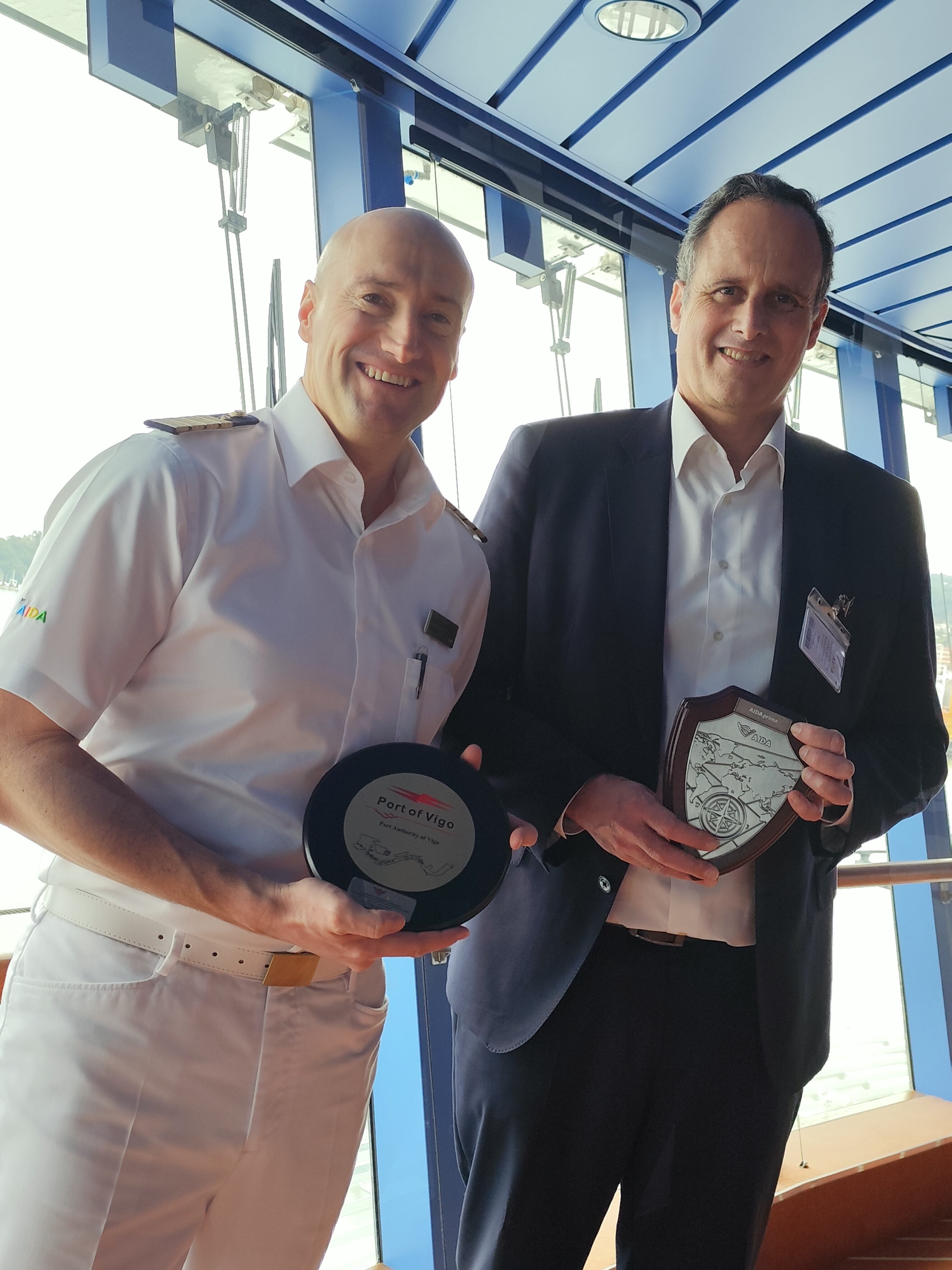 Escala inaugural del AIDAprima en Vigo