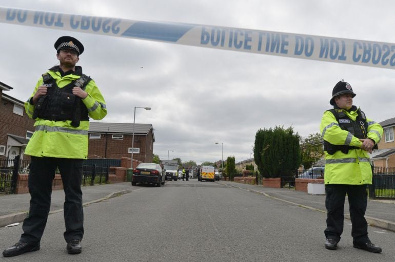 La policía de Mánchester durante un registro