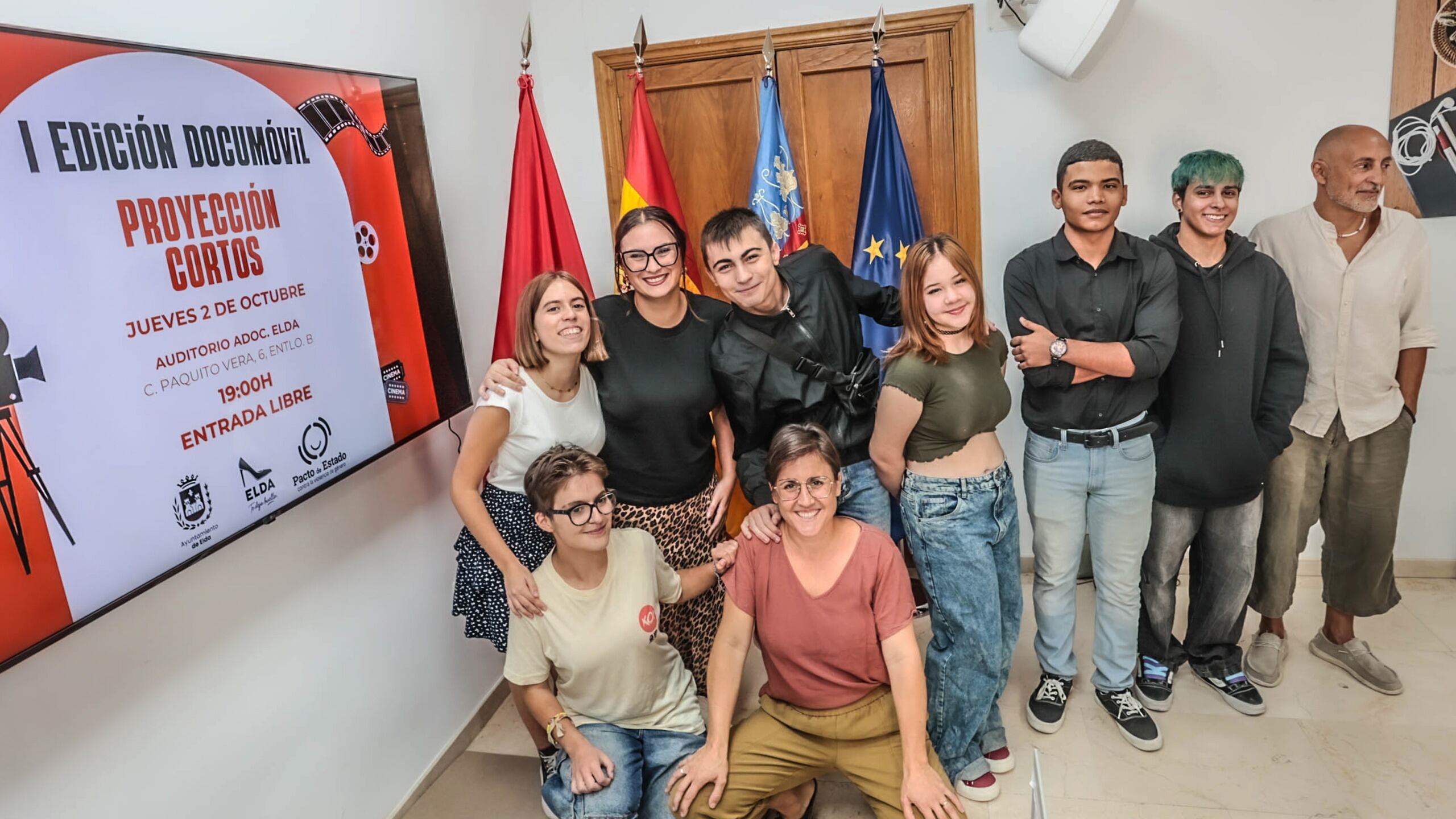 Alrededor de diez jóvenes han trabajado en "Documóvil"