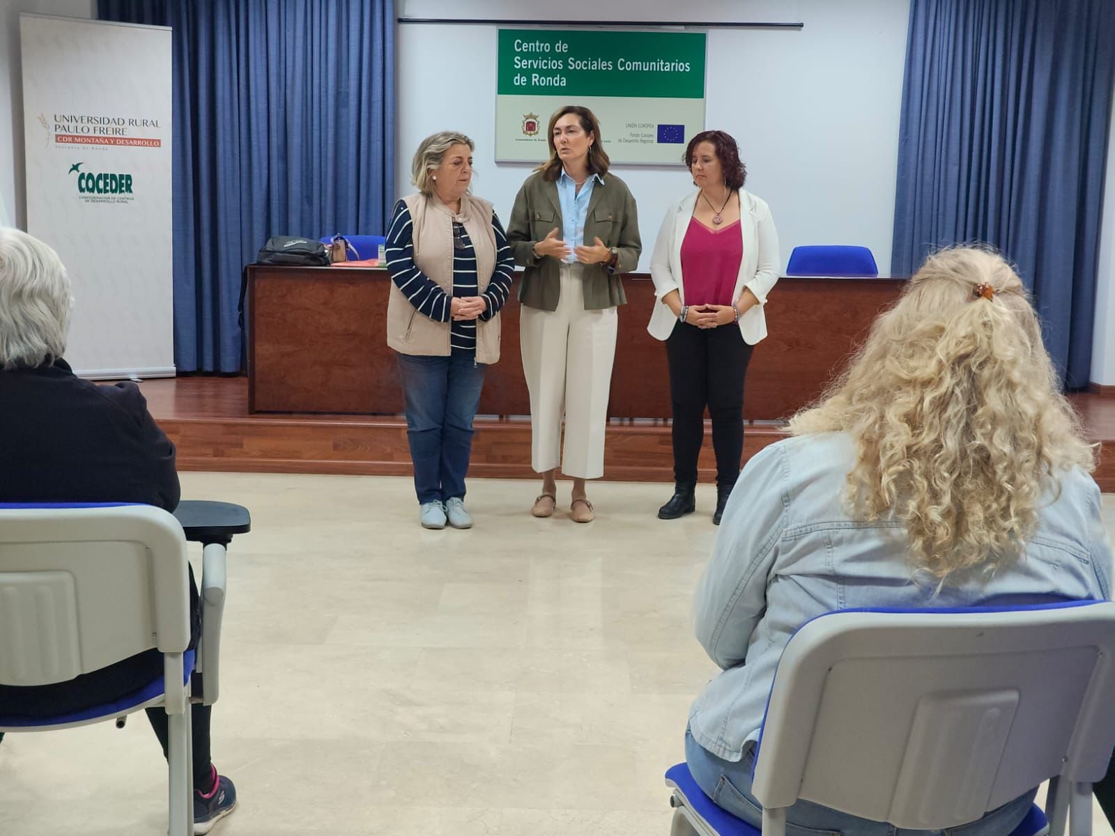 Pepi Guerrero, Cristina Durán e Inmaculada Pereila en la apertura del curso este lunes