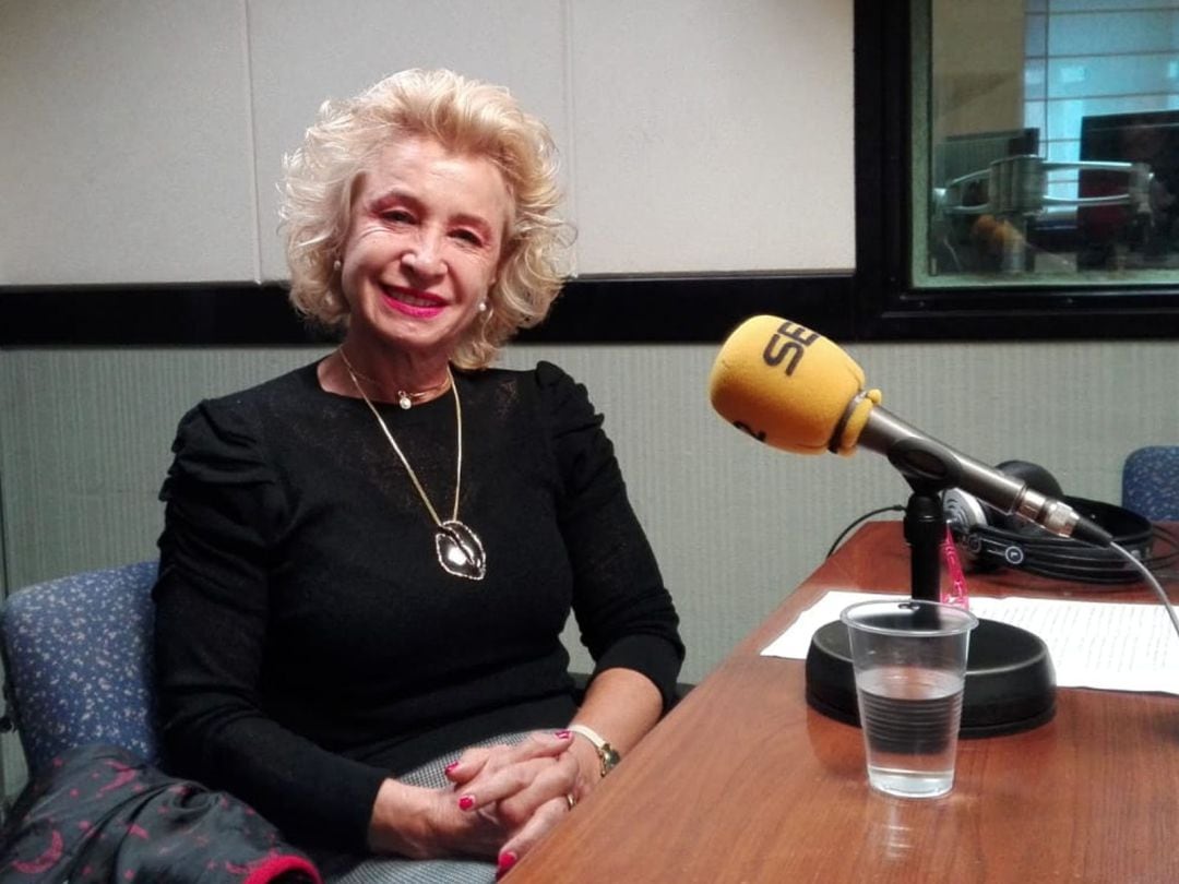 Atilana Martínez en los estudios de Radio Zamora