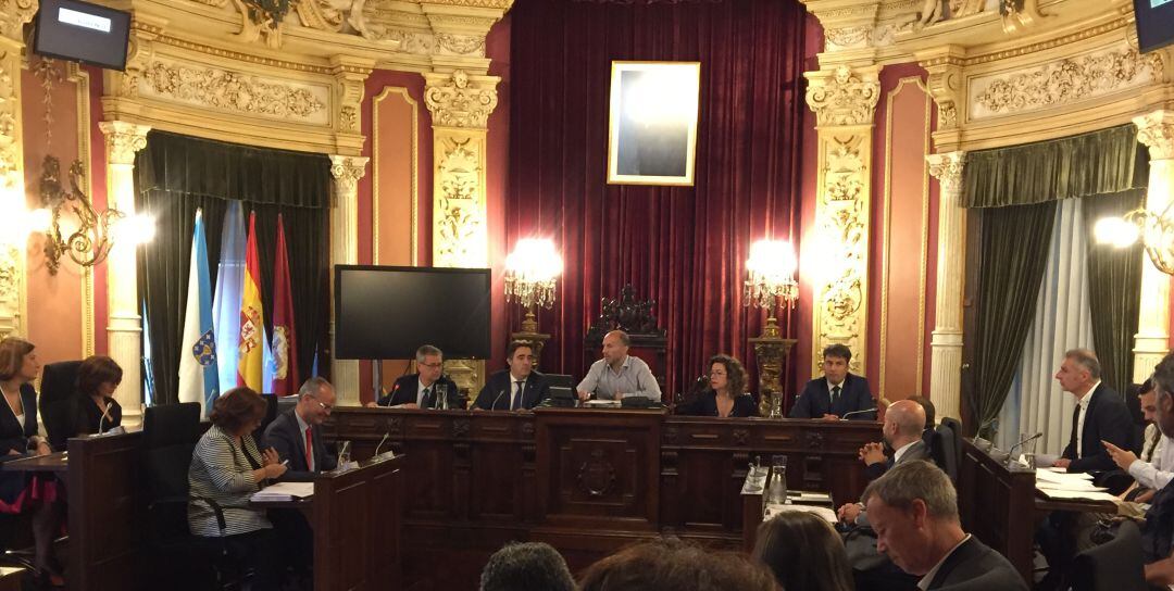 La intención del bipartito es presentar el borrador en el primer pleno de 2020