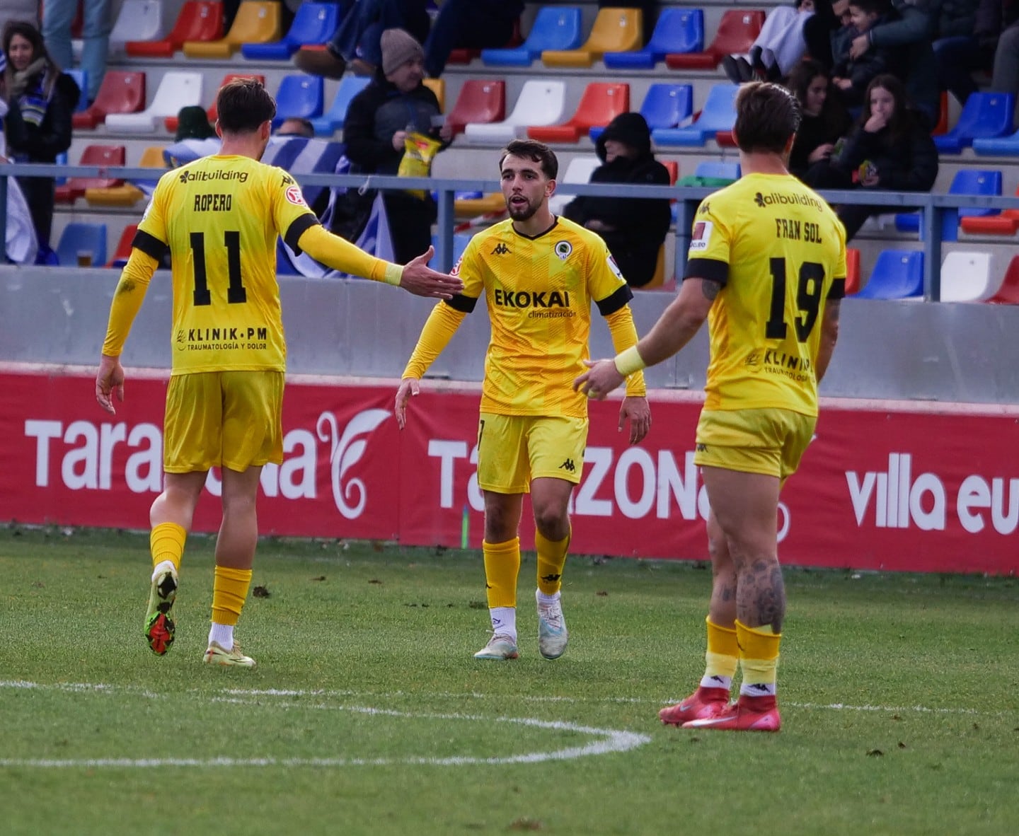 Unai Ropero, Medhi Puch y Fran Sol, frente a la SD Tarazona, en el Municipal