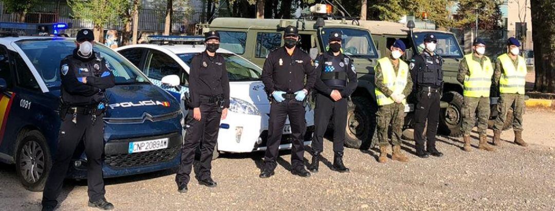 Efectivos del Bhela I de Almagro con agentes de la Policía Nacional y Local