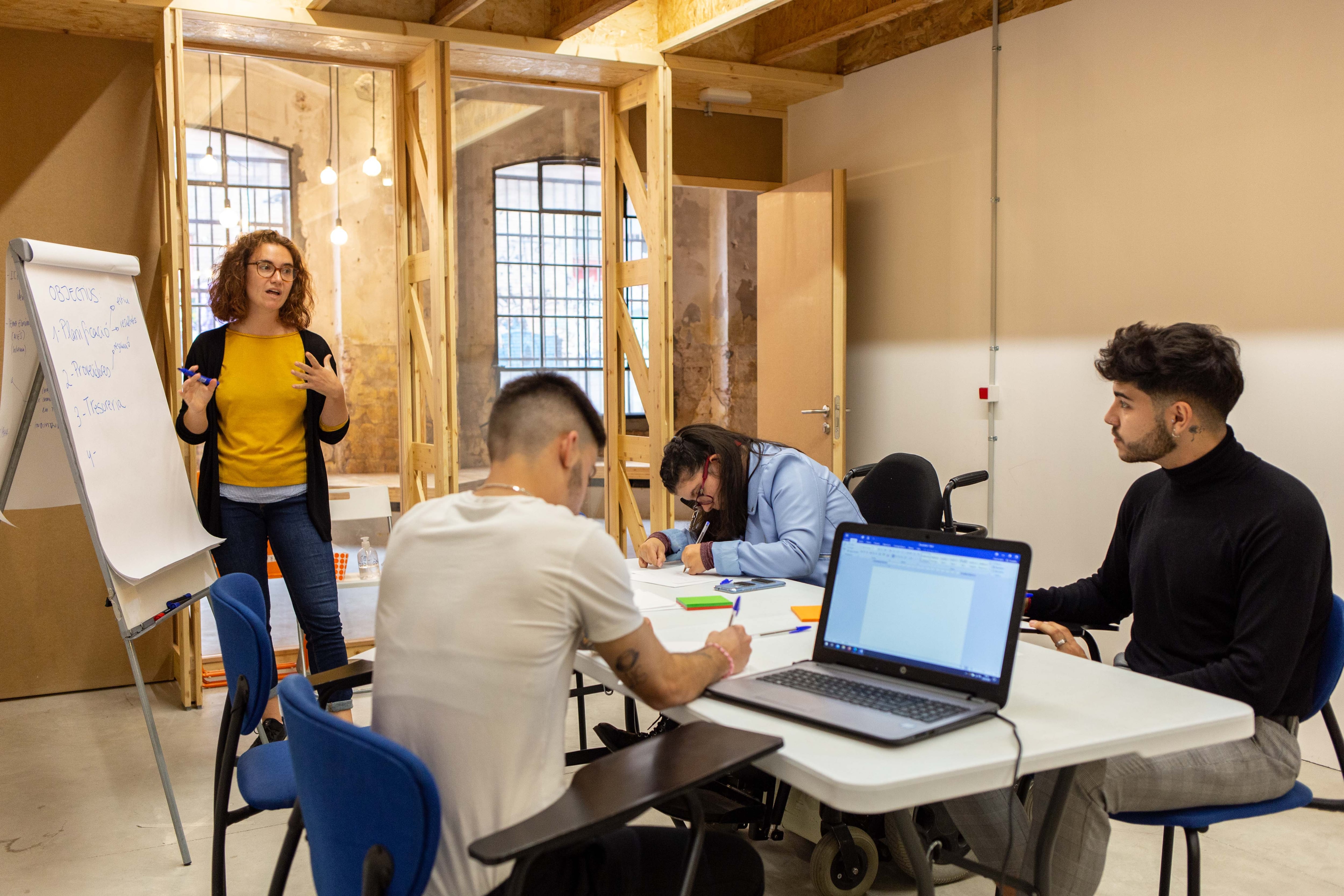 Els certificats professionals són formacions curtes que inclouen un període de pràctiques a l&#039;empresa