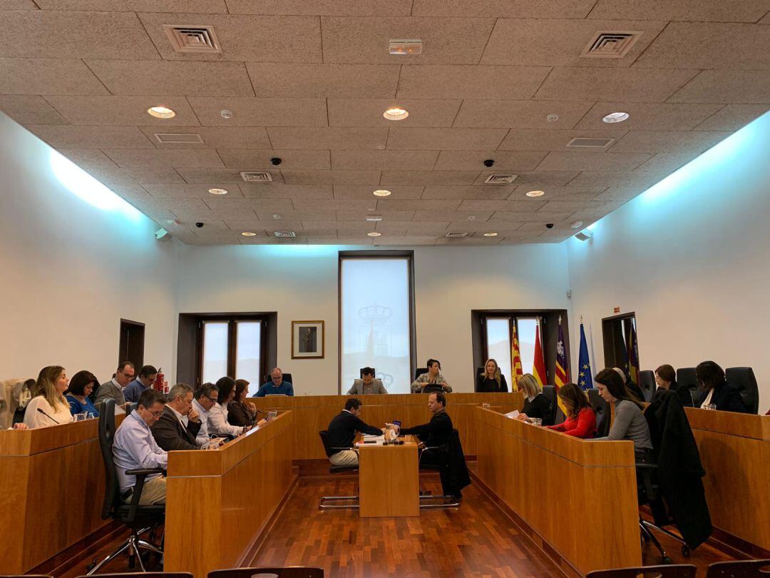 Imagen de archivo de un pleno del Ayuntamiento de Ibiza