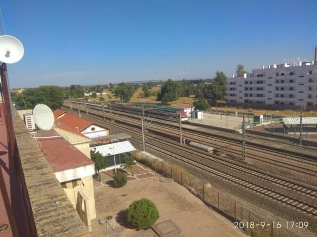 El metrotren en el apeadero de Villarrubia