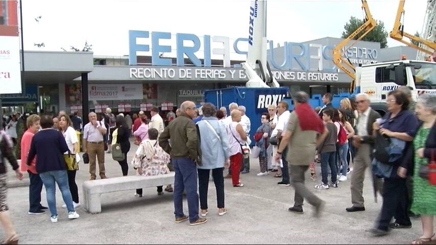 Acceso principal del recinto ferial de Gijón.