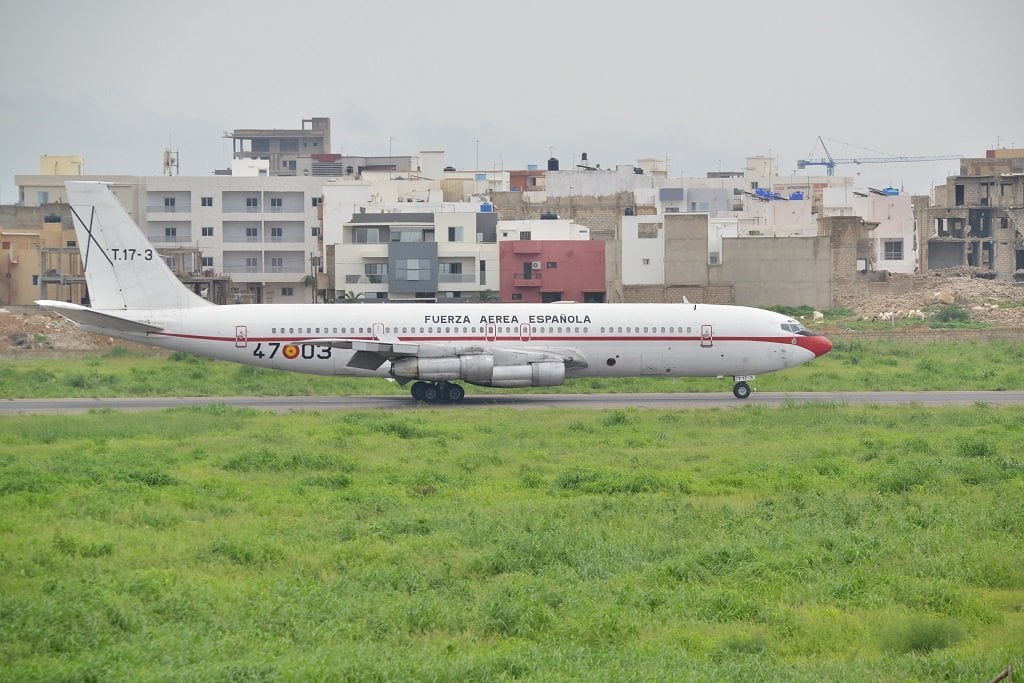 Avión T17 en su última misión, en Senegal, antes de ser retirado en 2016