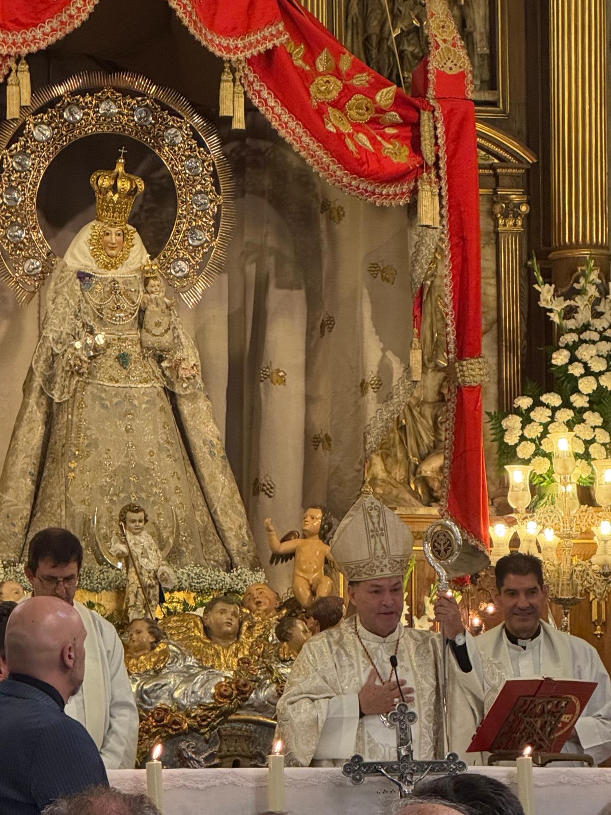El obispo arandino Raúl Berzosa ha presidido la Misa en honor a la Virgen de las Viñas 2025