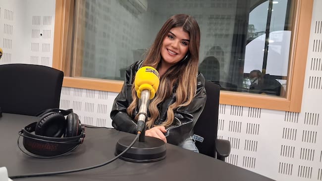 La cantante María Luna en los estudios de Hoy por Hoy Madrid Sur.