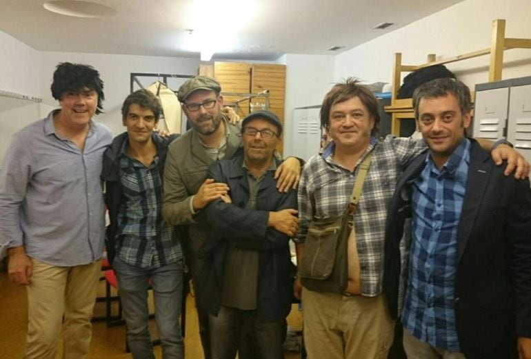 De izquierda a derecha, Manolo Cortés, Jorge Suárez, Martiño Noriega, Xesús Ron, César Goldi y Xulio Ferreiro.