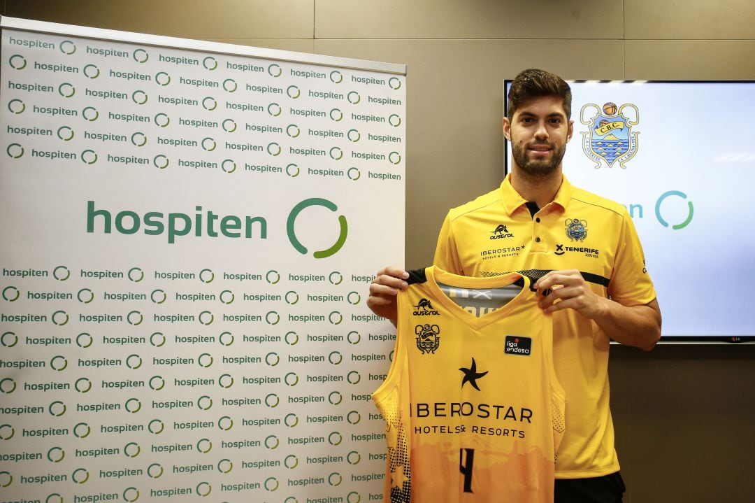 El joven jugador madrileño en su presentación como refuerzo aurinegro