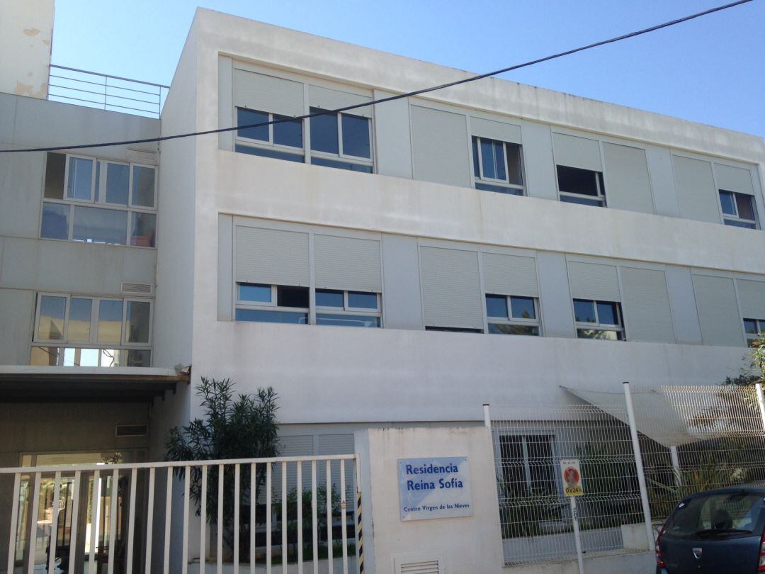 Los nuevos contagios se concentran entre los usuarios de la residencia Reina Sofía