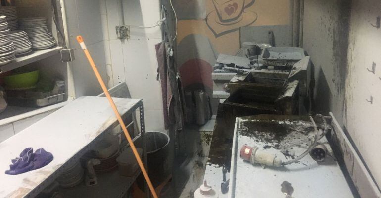 Las tres freidoras que causaron el incendio en un bar en la calle Ejido de la Alcantarilla de Jaén.