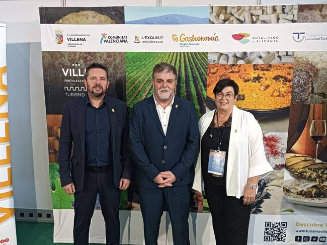 El Alcalde con los concejales de comercio y medio ambiente