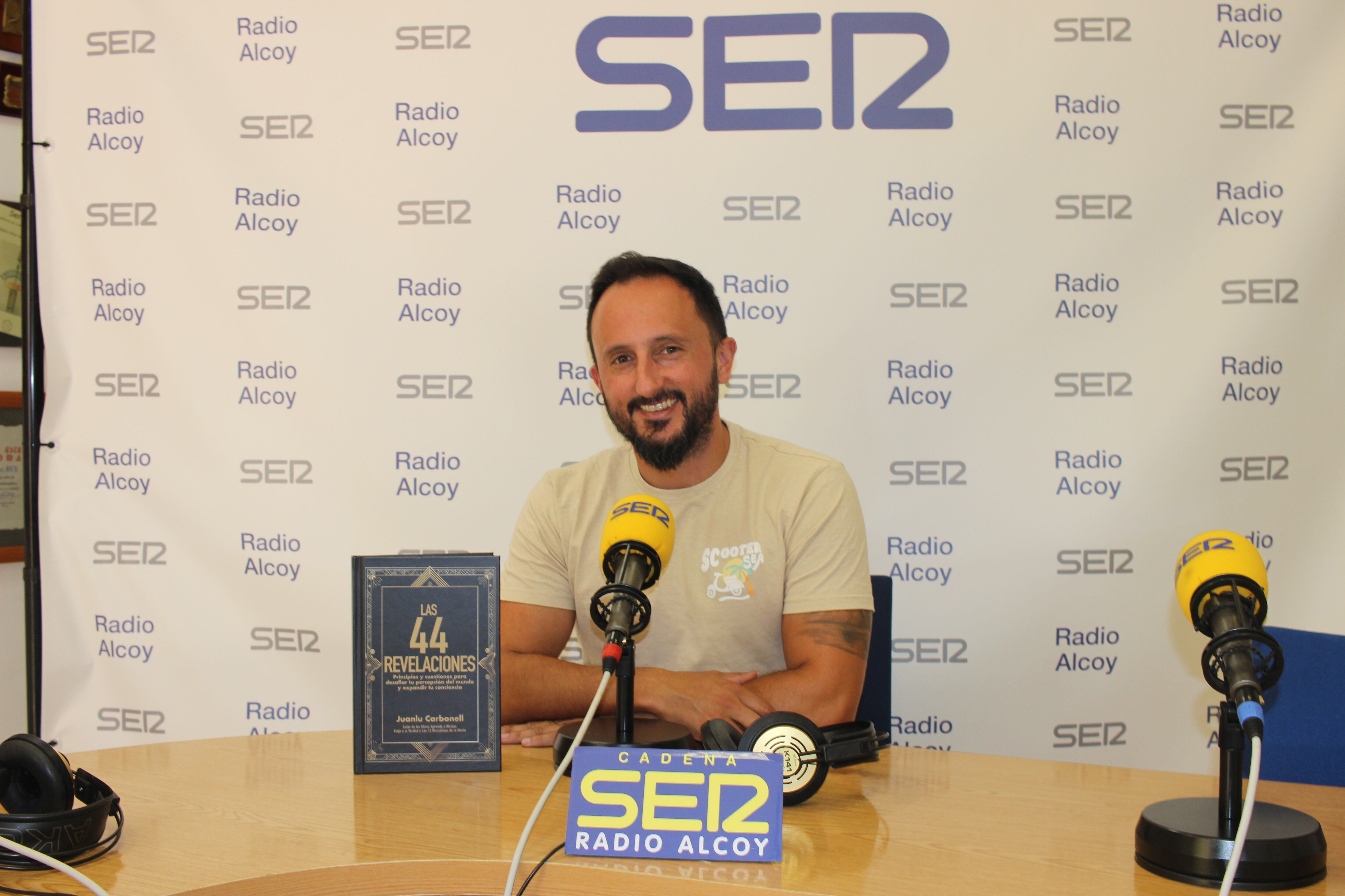 Juanlu Carbonell, autor del libro &quot;Las 44 revelaciones&quot;