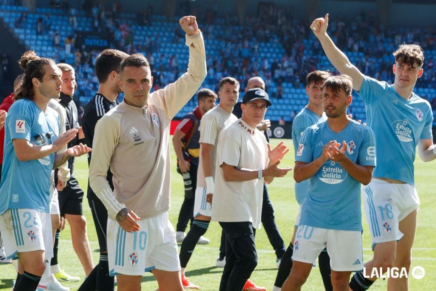 Los jugadores del Celta hicieron una vuelta de honor para agradecer a la afición su apoyo durante la temporada