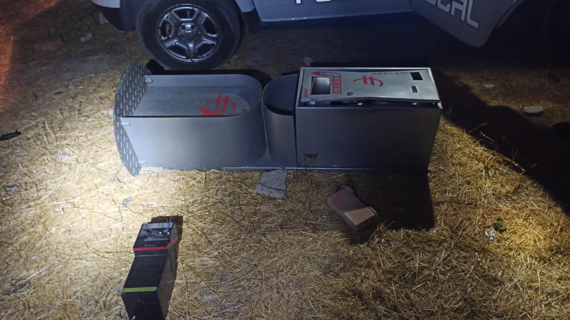 La sospechosa caja de cambio de monedas hallada en un olivar de Jaén por la Policía Local