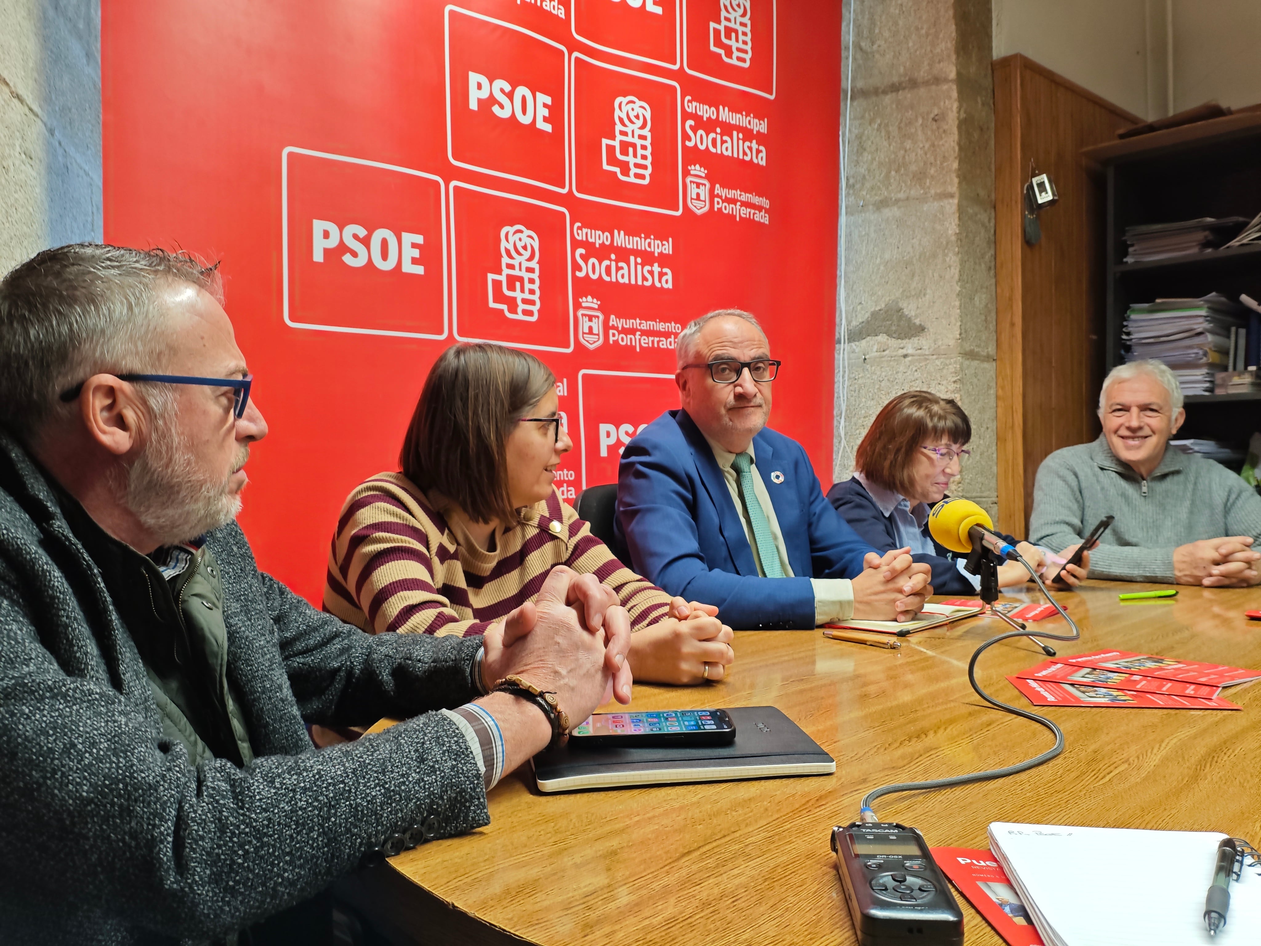 Los concejales del PSOE en el Ayuntamiento de Ponferrada