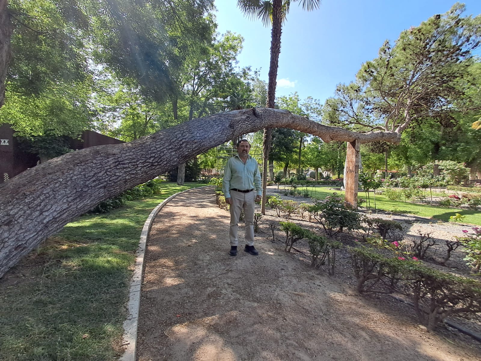 Gregorio Oráa, concejal de Servicios a la ciudad en el parque de Gasset