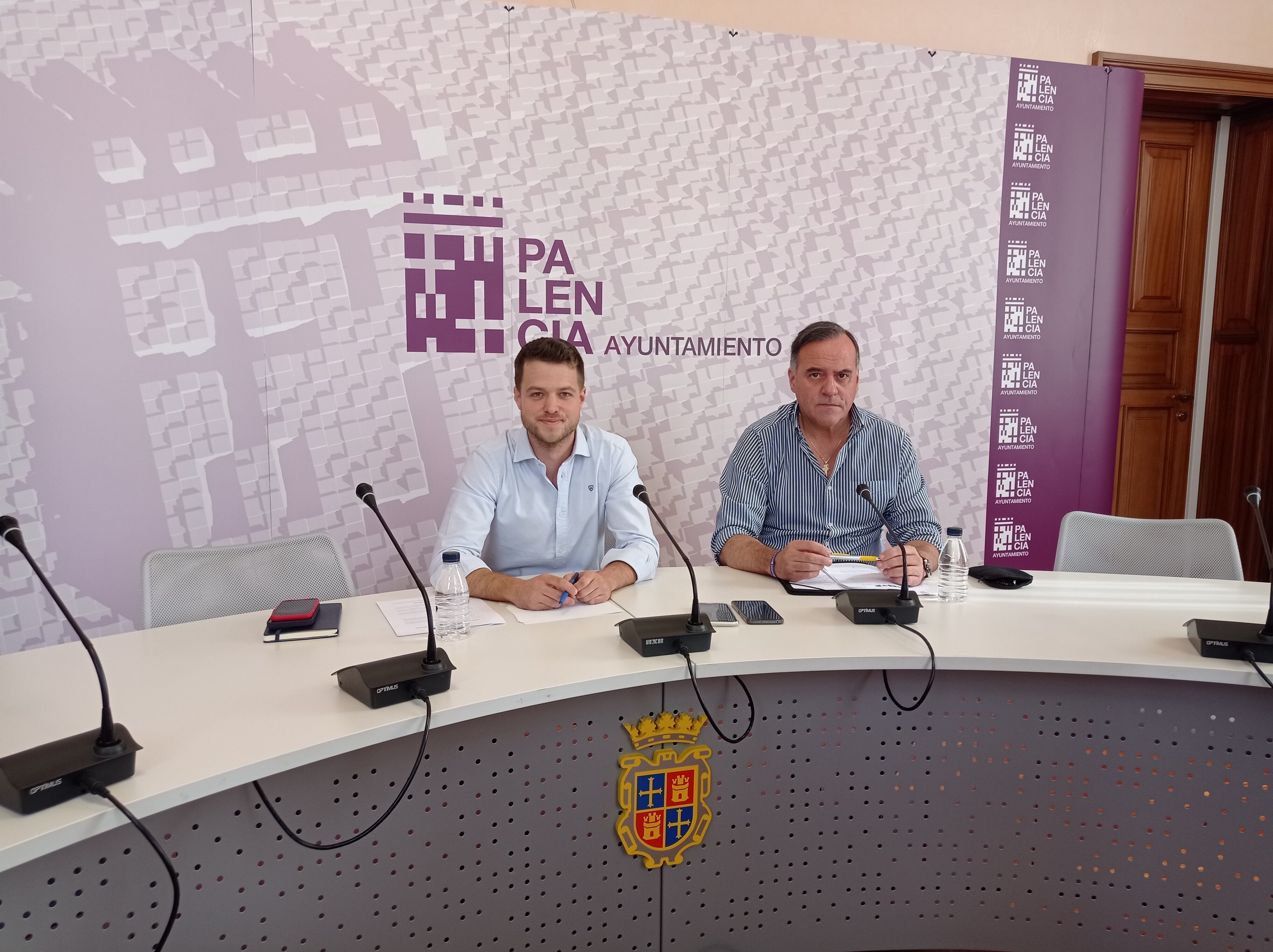 Álvaro Bilbao y Domiciano Curiel en el Ayuntamiento de Palencia