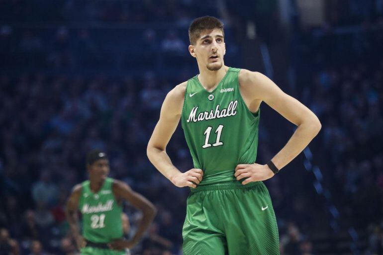 Penava con la elástica de Marshall.