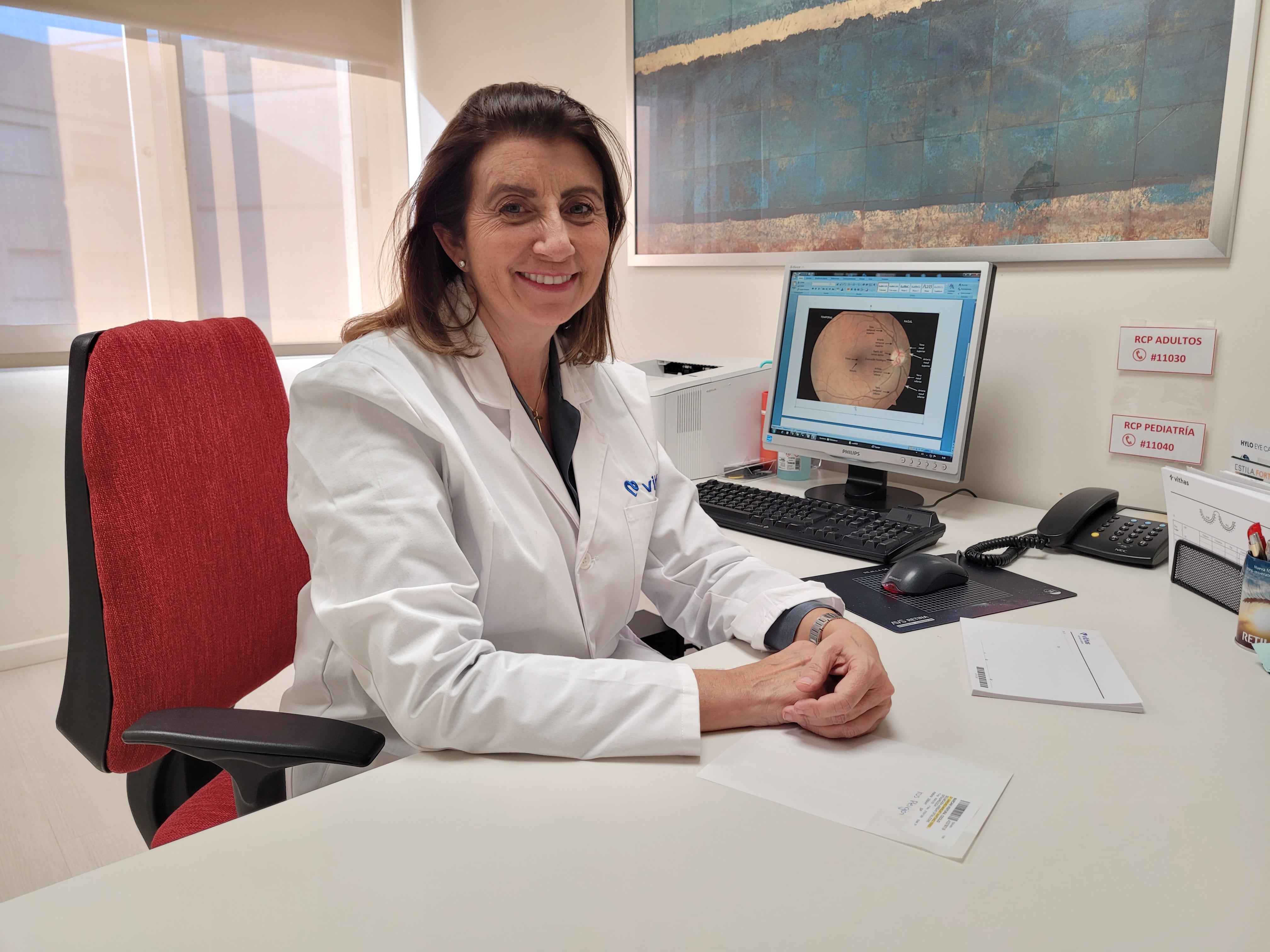 Doctora Sánchez Minguet, oftalmóloga del Hospital Vithas Valencia 9 de Octubre