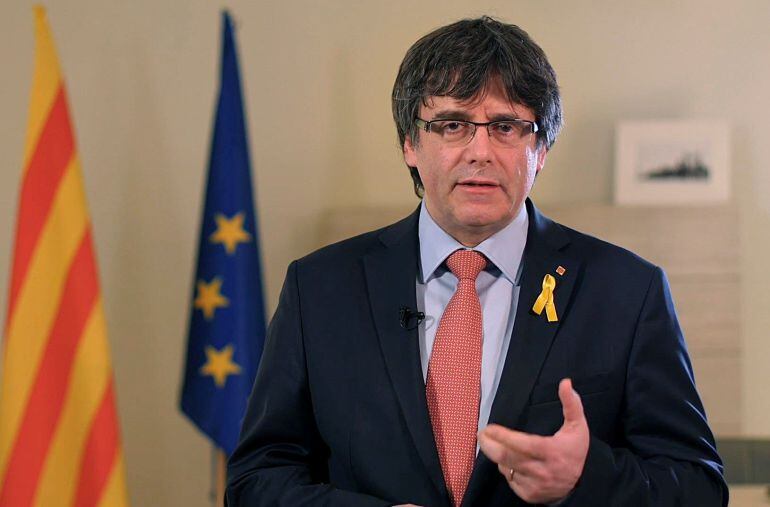 Imagen del vídeo en el que el líder de Junts per Catalunya (JxCat), Carles Puigdemont, ha anunciado que renuncia &quot;de manera provisional&quot; a su investidura y, en su lugar, ha propuesto el nombre de Jordi Sànchez