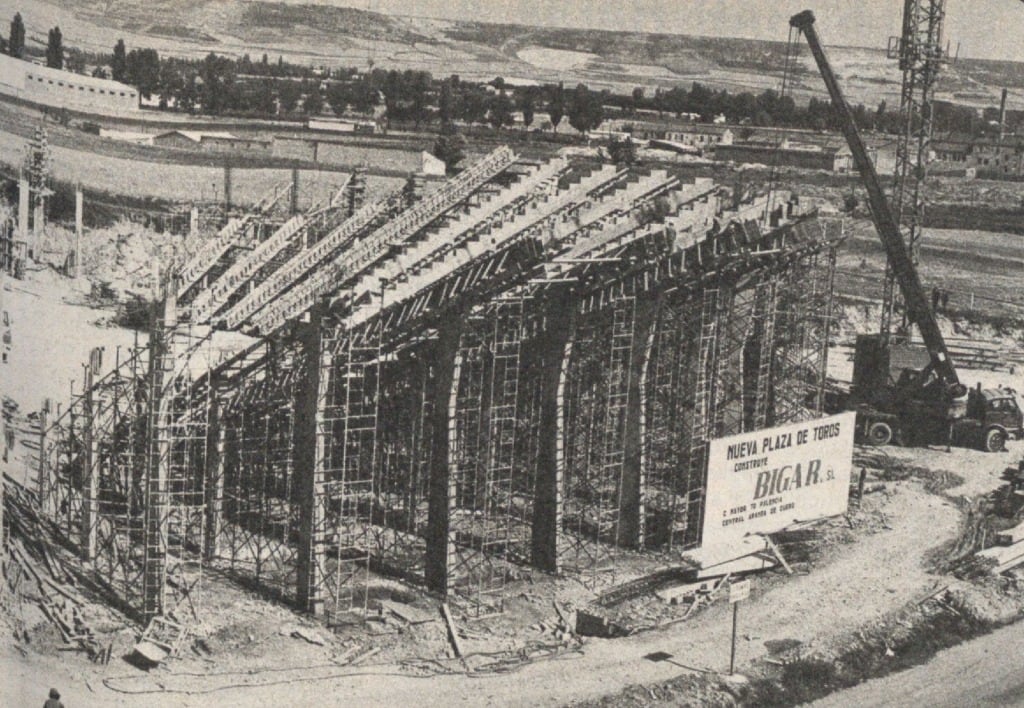 Bigar, construyendo la Plaza de Toros de Palencia