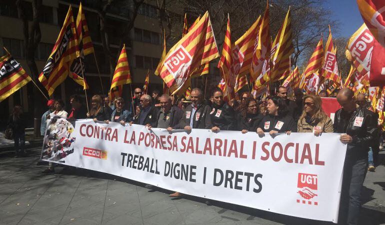 La capçalera de la manifestació de l&#039;1 de maig a Tarragona aquest 2016
