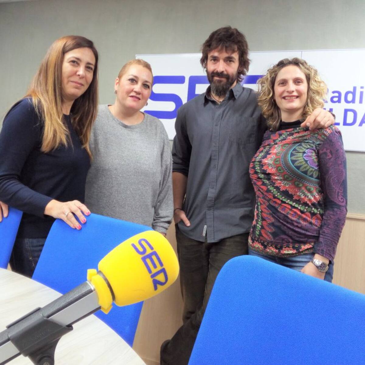 Elda presenta el calendario solidario del cáncer de mama