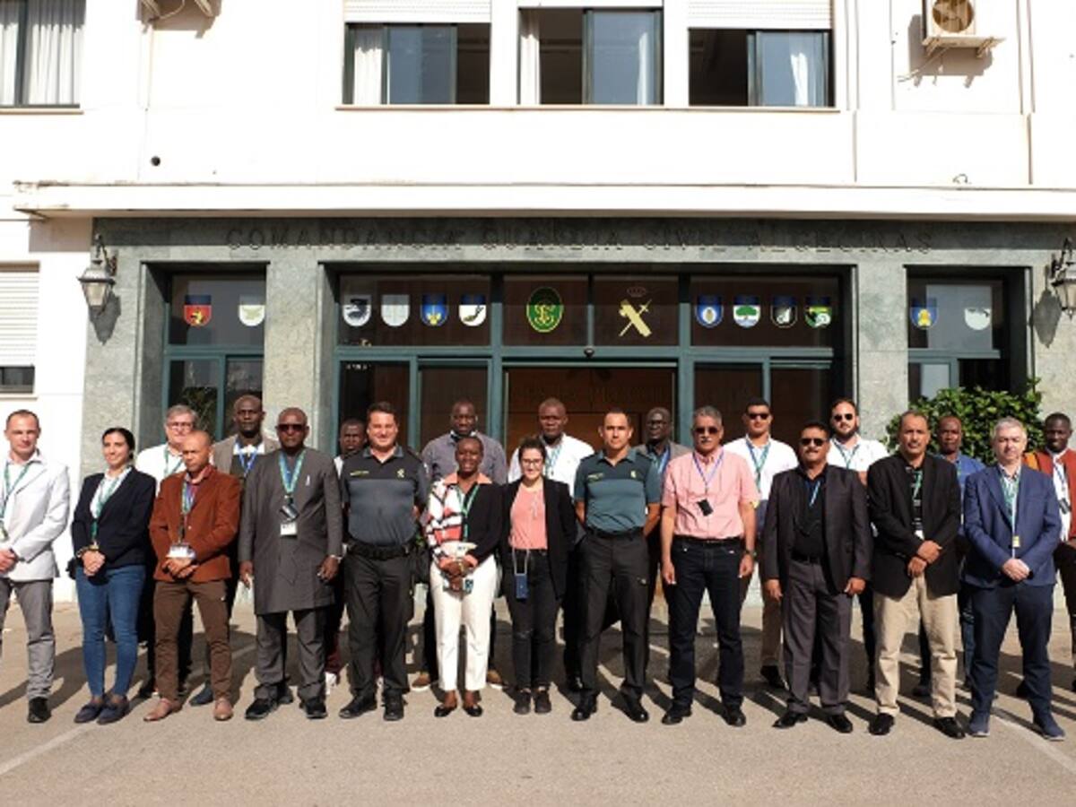 Una delegación de Mandos Policiales de África visita la Comandancia de Algeciras
