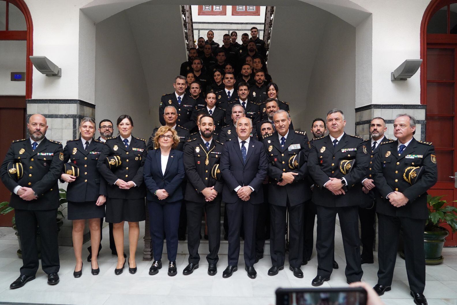 Foto de familia en el Ayuntamiento de Algeciras