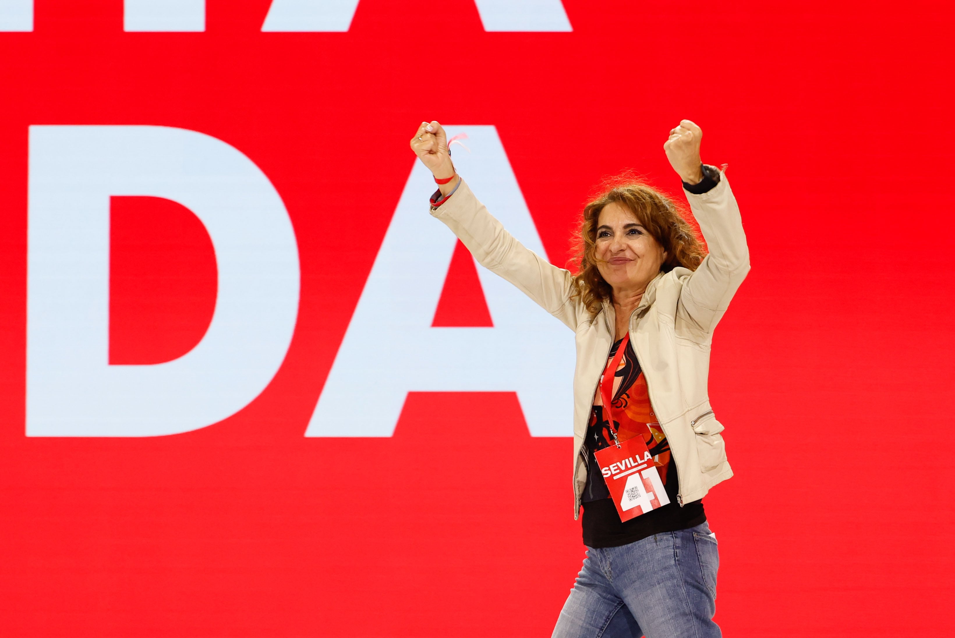 SEVILLA, 30/11/2024.- La vicepresidenta primera y ministra de Hacienda María Jesús Montero, interviene en el 41 Congreso Federal del PSOE en Sevilla. EFE/Julio Muñoz