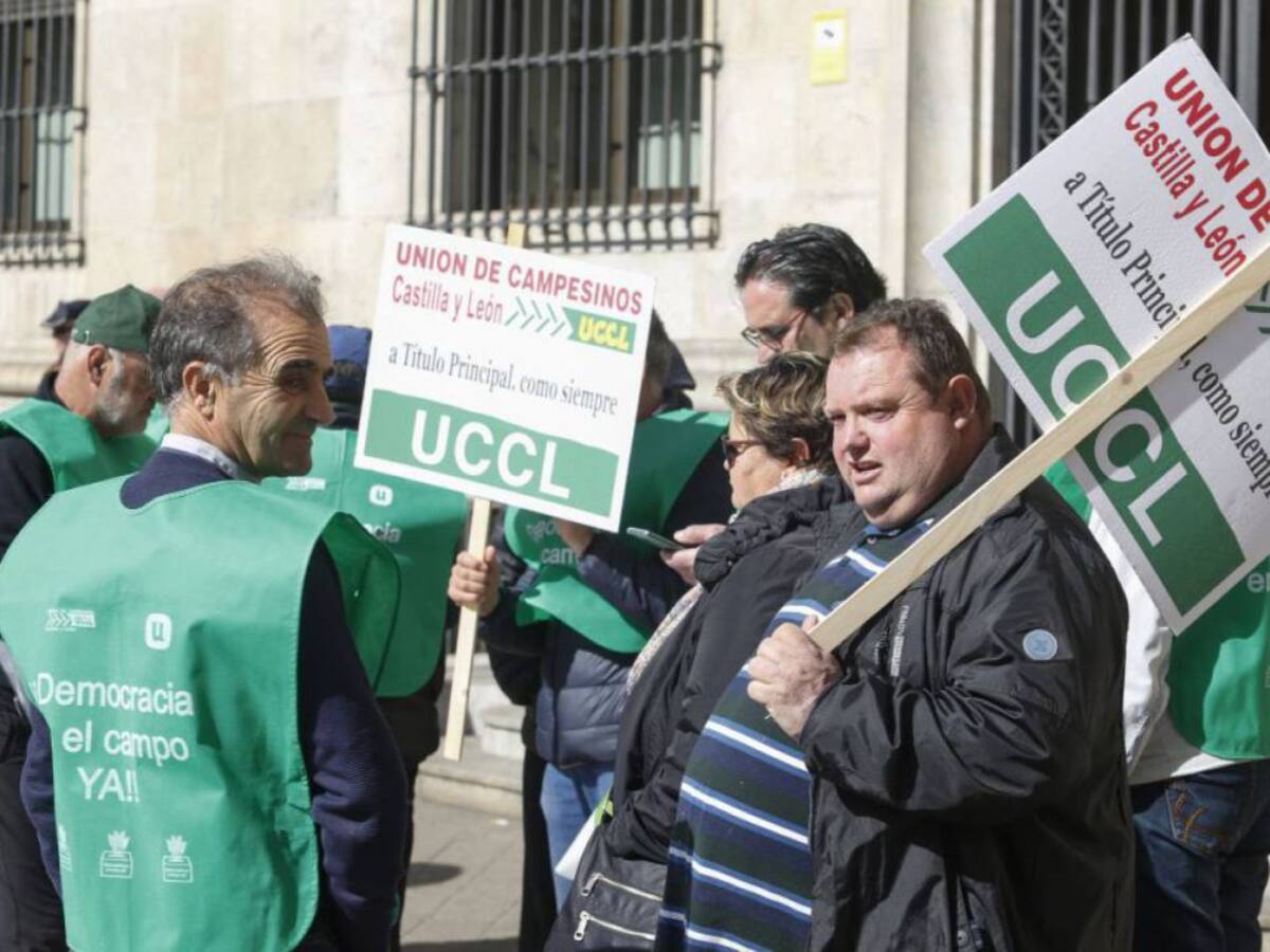 Los agricultores sacan los tractores