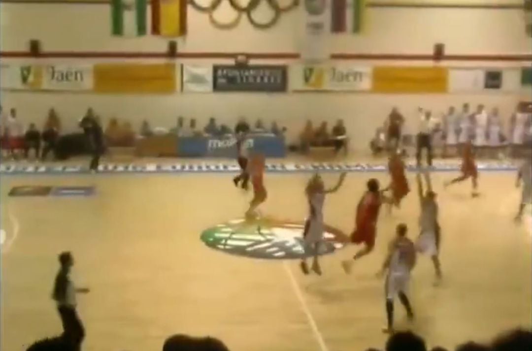 El triple de Ricky Rubio en el Europeo Cadete de 2006