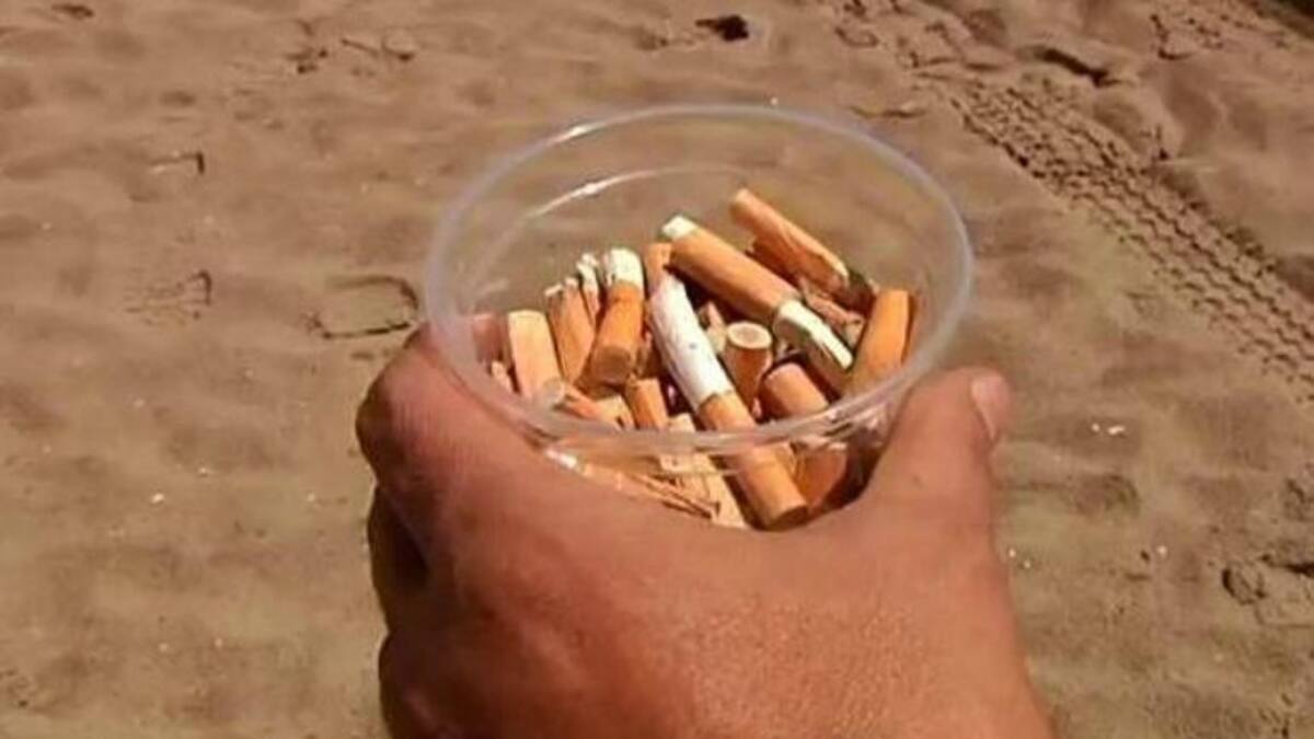 El chiringuito que cambia colillas por bebidas