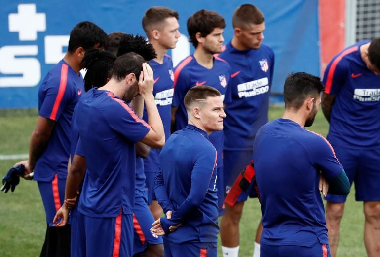 GRAF4013. MADRID (ESPAÑA), El delantero francés Kevin Gameiro (c), durante su último entrenamiento con el Atlético de Madrid .- EFE,Mariscal