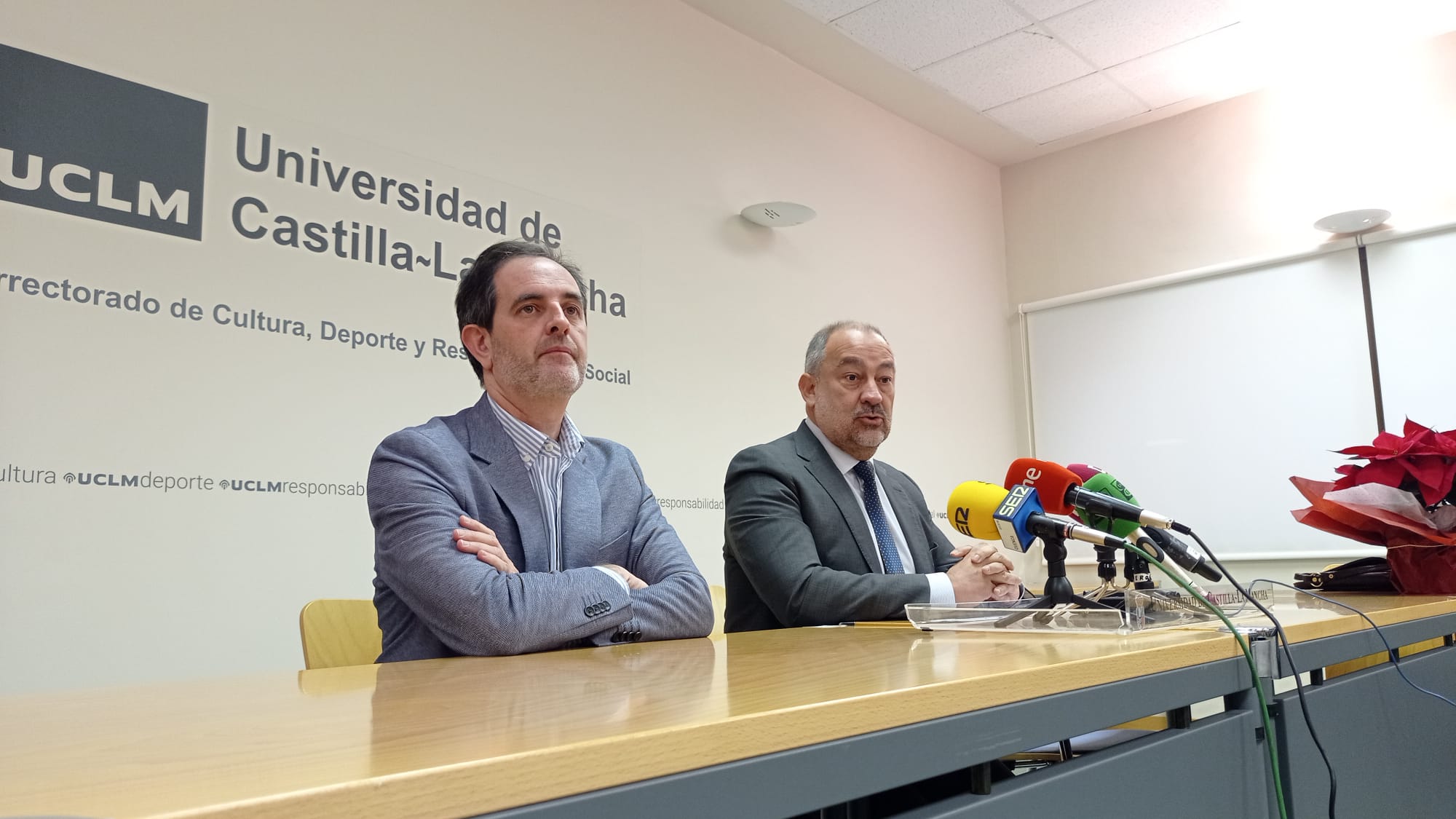 Julián Garde (d) y César Sánchez (i) en la rueda de prensa de balance