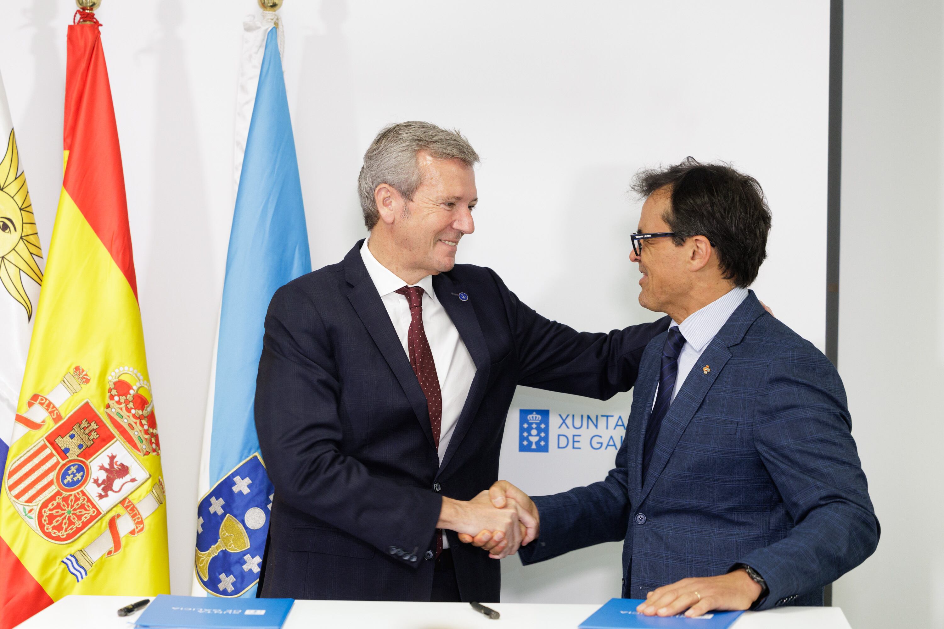 El presidente da Xunta, firma un convenio de colaboración con la Asociación Española de Socorros Mutuos de Montevideo. CHUAC (A Coruña), 17/7/25.