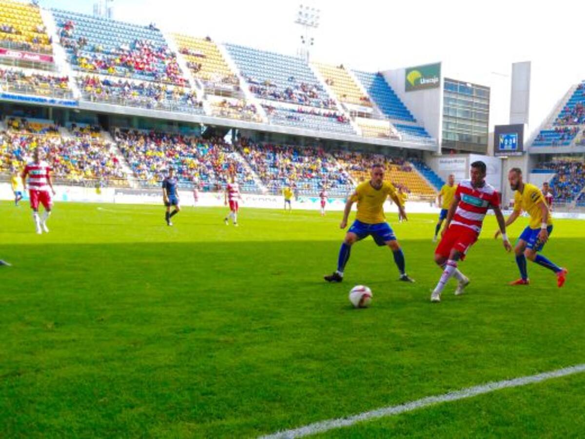 El Cádiz pierde la cabeza